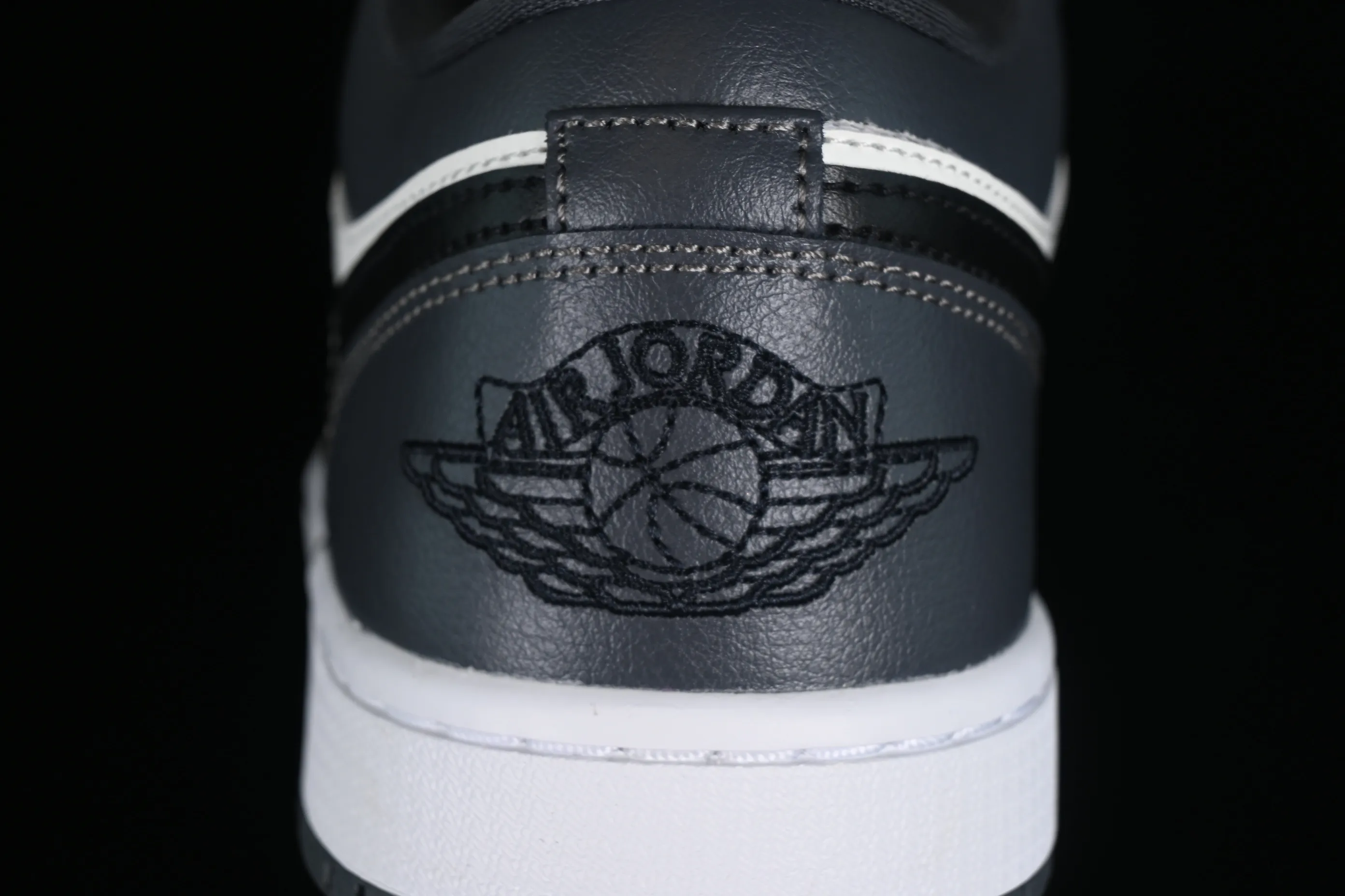 All categories Air Jordan Jordan series basketball shoes Air Jordan 1 Low G version pure original Air Jordan 1 Low "Dark Grey" AJ1 Joe 1 dark gray white low-top cultural casual sneakers DC0774-102